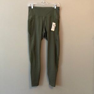 NWT - green athletic leggings from Old Navy sz L